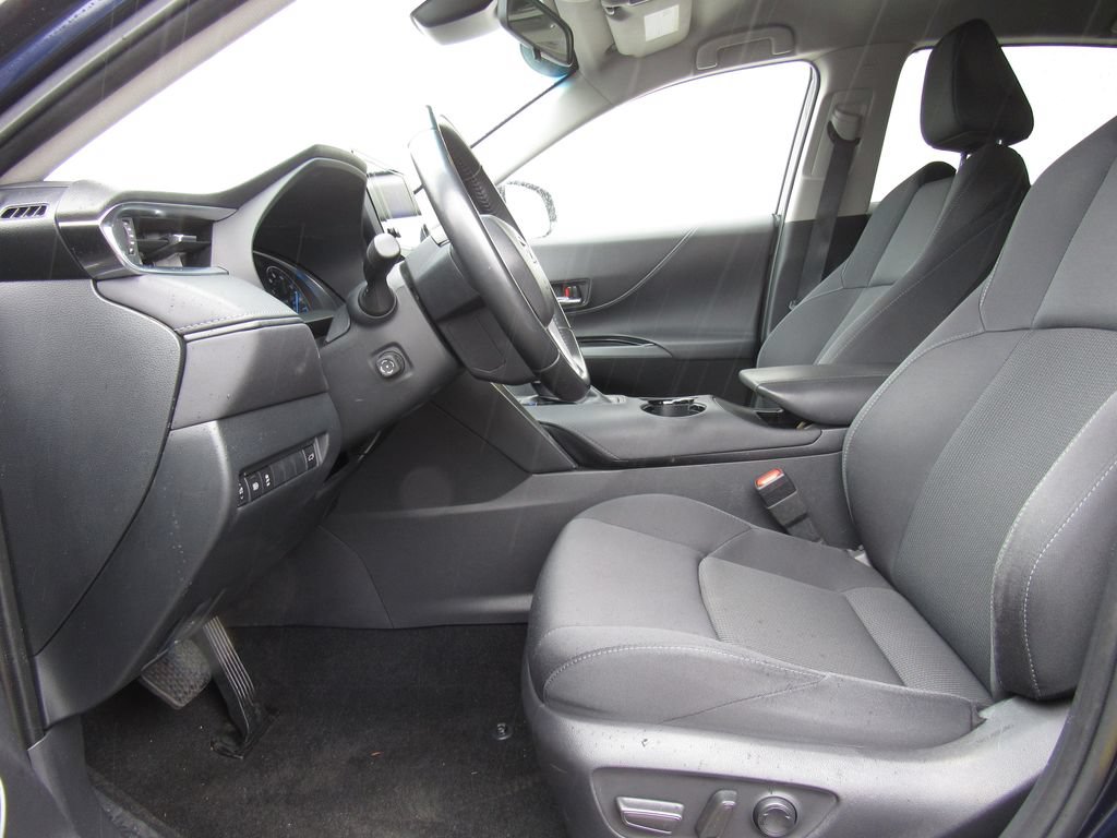 Certified 2024 Toyota Venza LE AWD/4WD image 9
