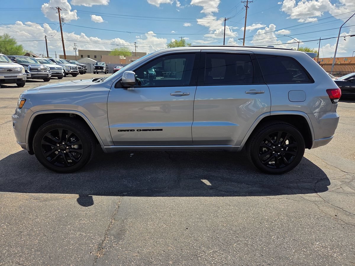 Used 2018 Jeep Grand Cherokee Altitude RWD image 22