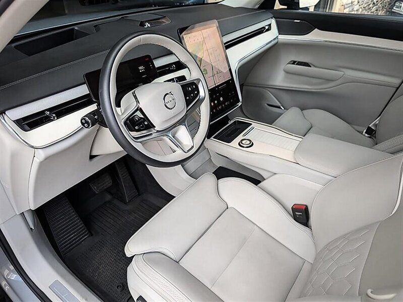 Used 2025 Volvo EX90 Ultra AWD/4WD image 2