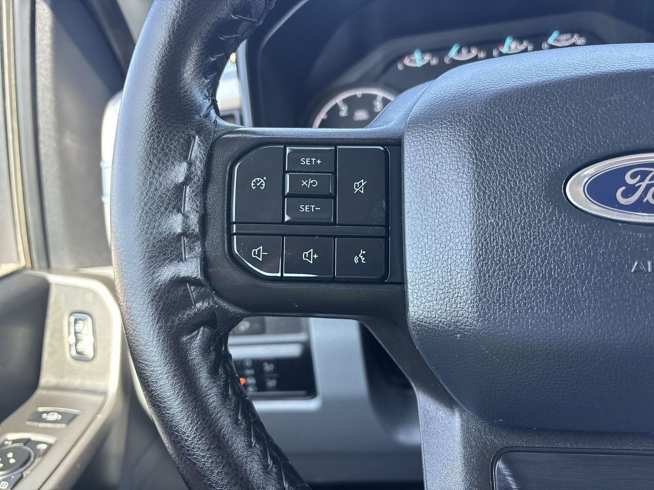 Used 2024 Ford F250 XLT w/ FX4 Off-Road Package image 25