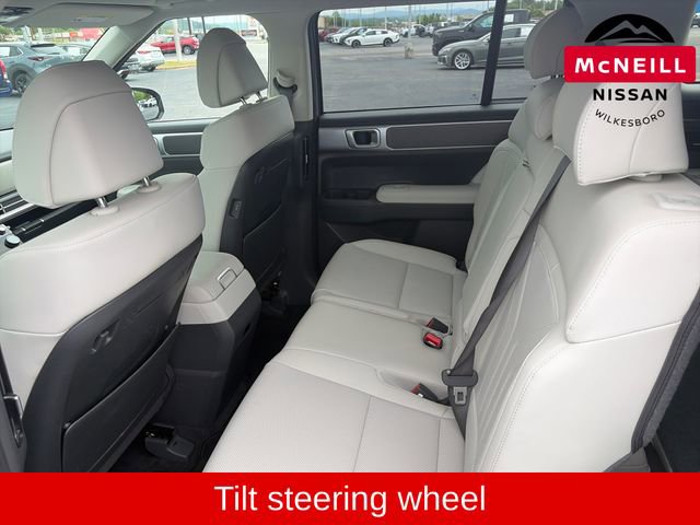 Used 2025 Hyundai Santa Fe SEL AWD/4WD image 15