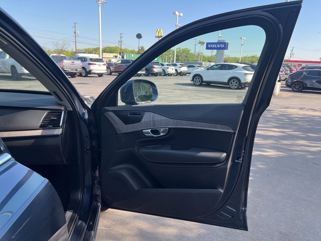 Certified 2023 Volvo XC90 T8 Ultimate w/ Protection Package Premier image 39