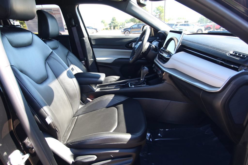 Used 2025 Jeep Compass Limited AWD/4WD image 8