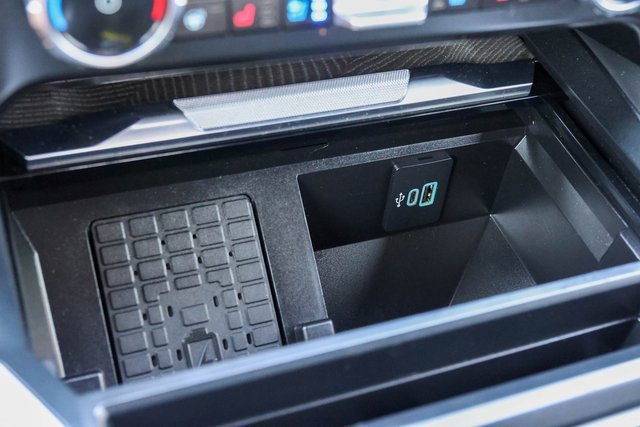 Used 2024 Ford F250 Platinum w/ FX4 Off-Road Package image 30