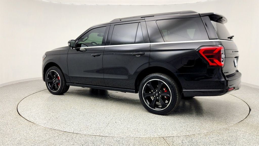 Used 2023 Ford Expedition Limited image 7