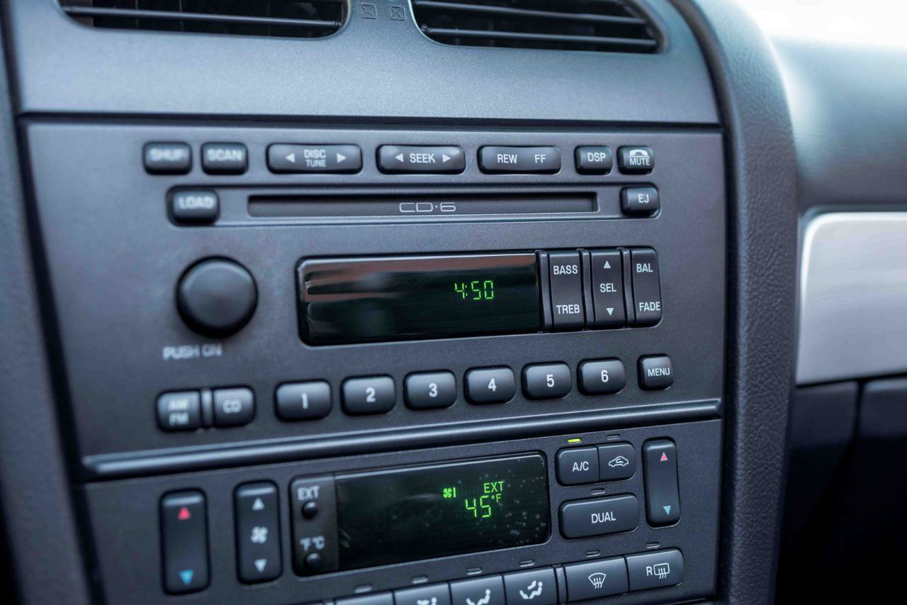 Used 2003 Ford Thunderbird Deluxe image 63