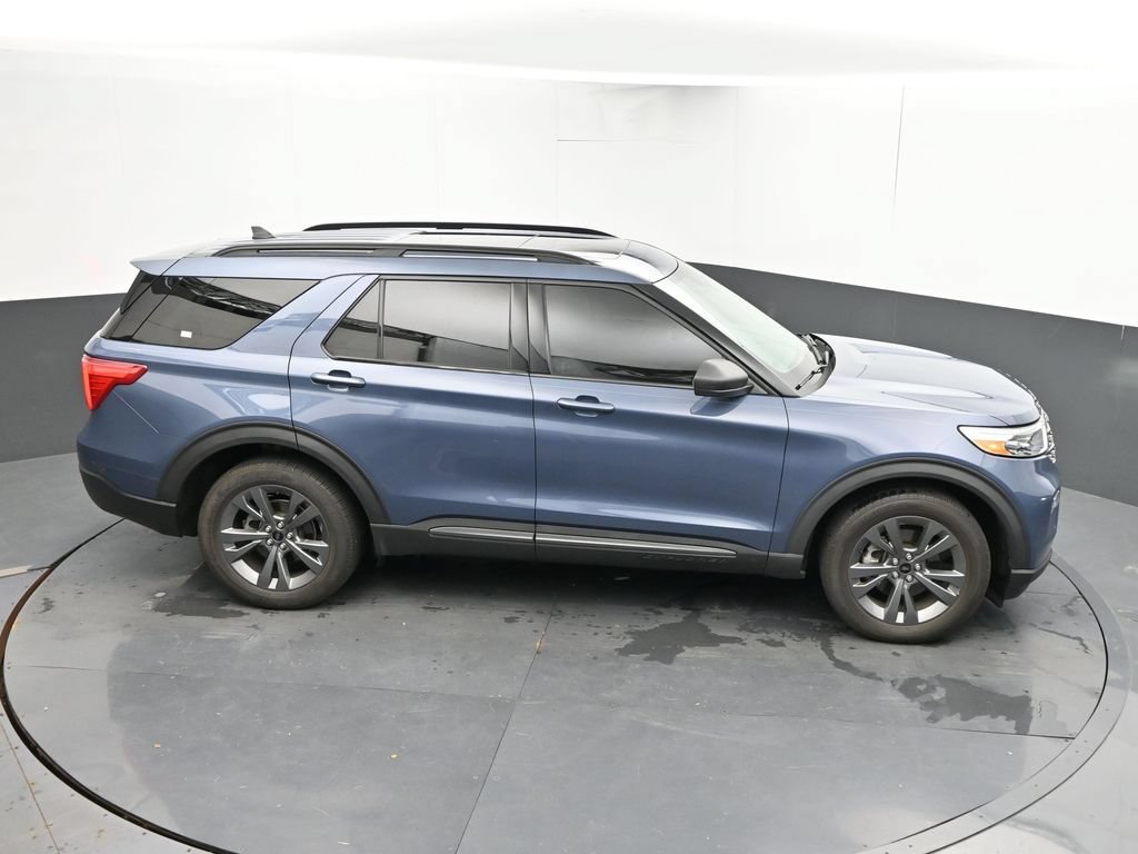 Used 2021 Ford Explorer XLT w/ Equipment Group 202A AWD/4WD image 25