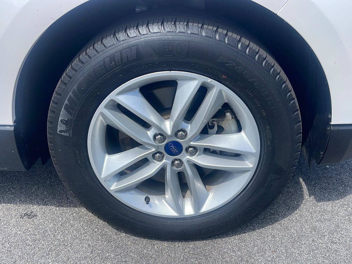 Used 2018 Ford Edge SEL w/ Equipment Group 201A AWD/4WD image 9