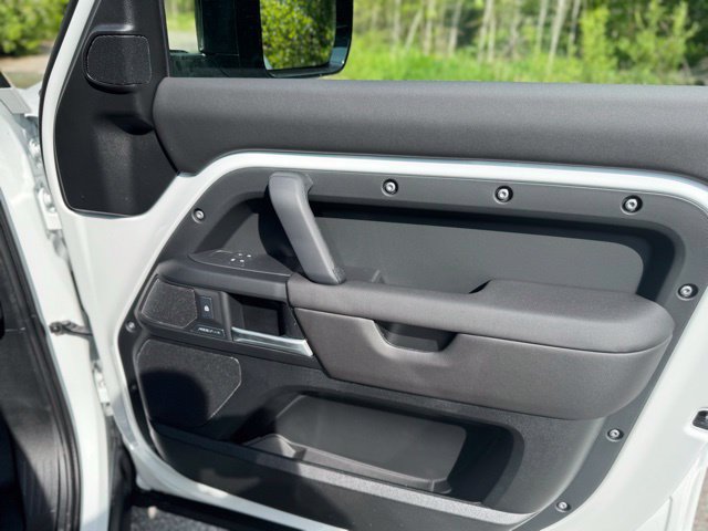 New 2026 Land Rover Defender 110 S AWD/4WD image 17
