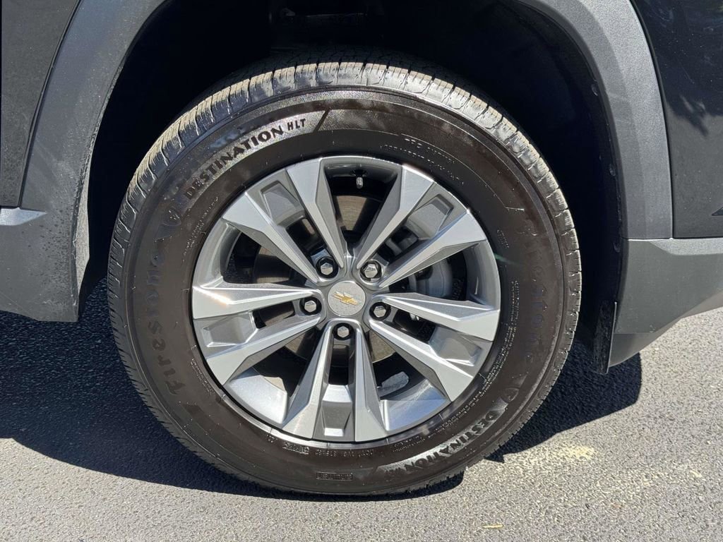 Used 2026 Chevrolet Equinox LT FWD image 27