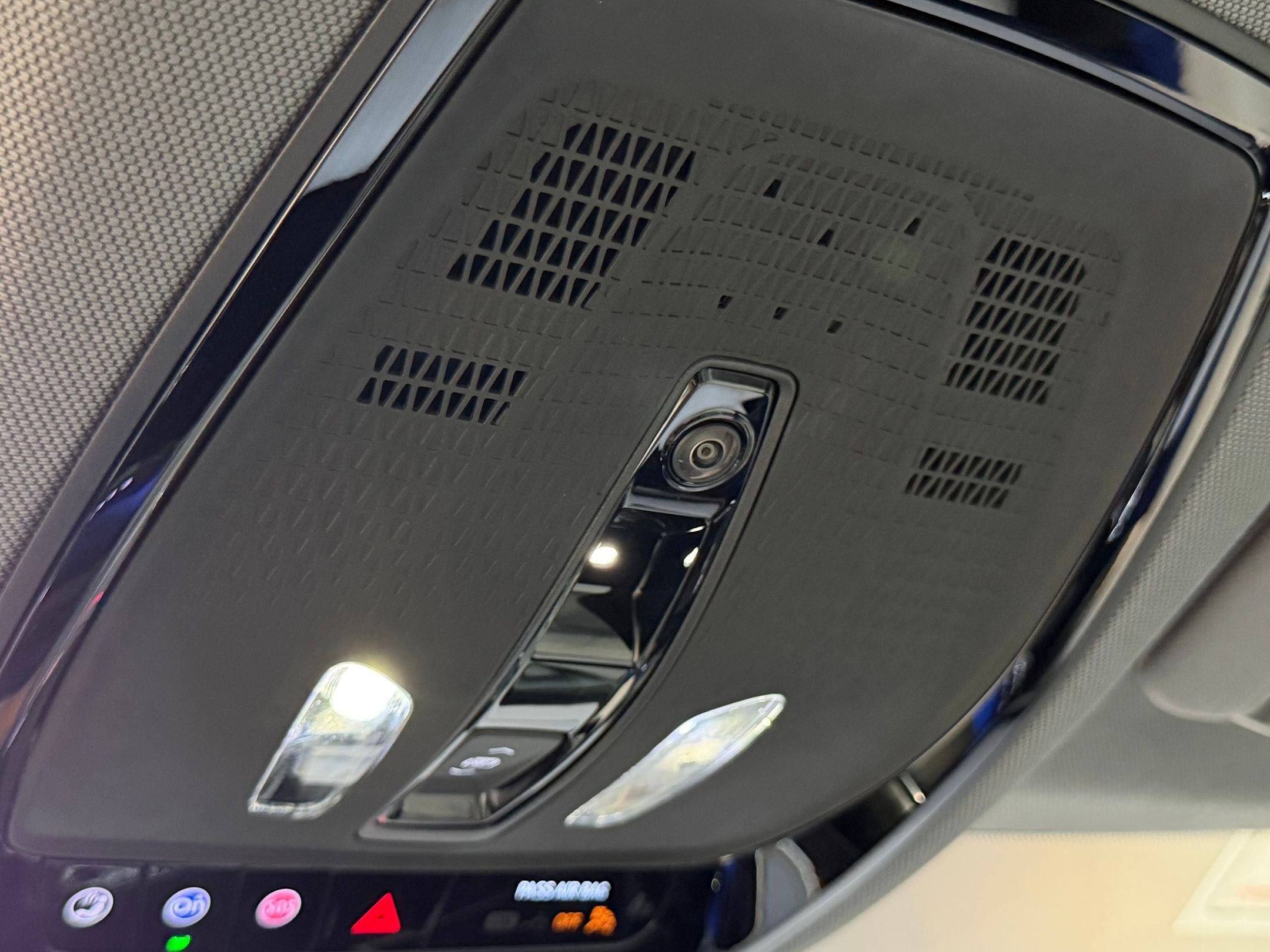 New 2025 Cadillac Optiq Sport 2 w/ LPO, Floor Liner Package image 38