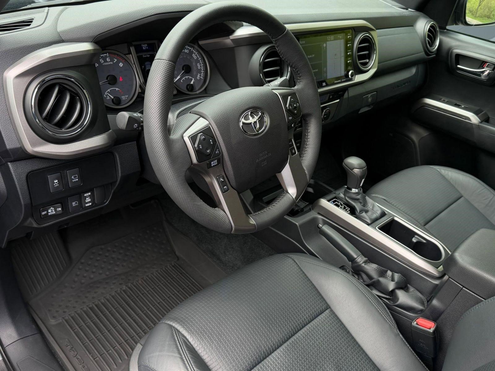 Used 2021 Toyota Tacoma Limited AWD/4WD image 4