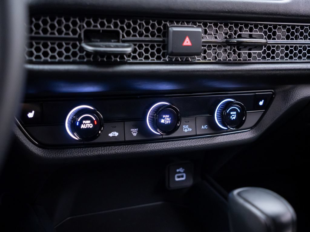 Certified 2025 Honda HR-V Sport image 26