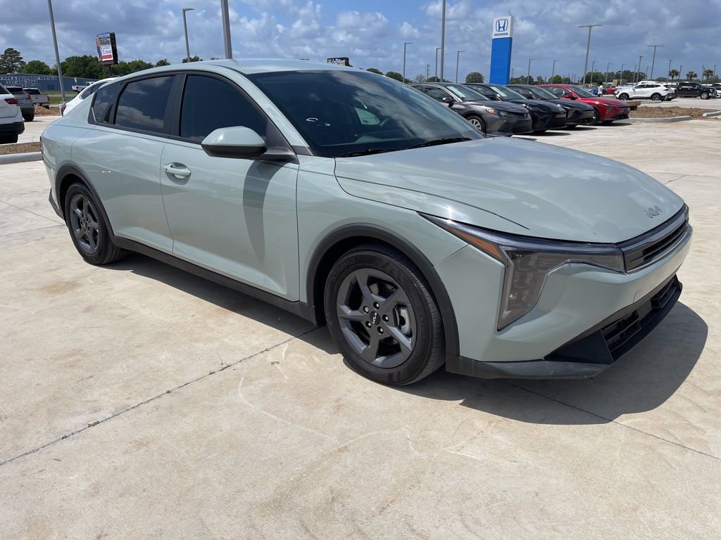 Used 2025 Kia K4 LXS image 3