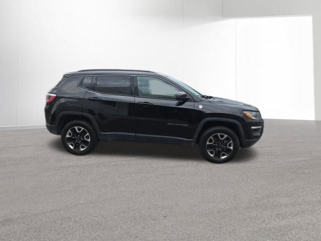 Used 2017 Jeep Compass Trailhawk w/ Leather Interior Group AWD/4WD image 5