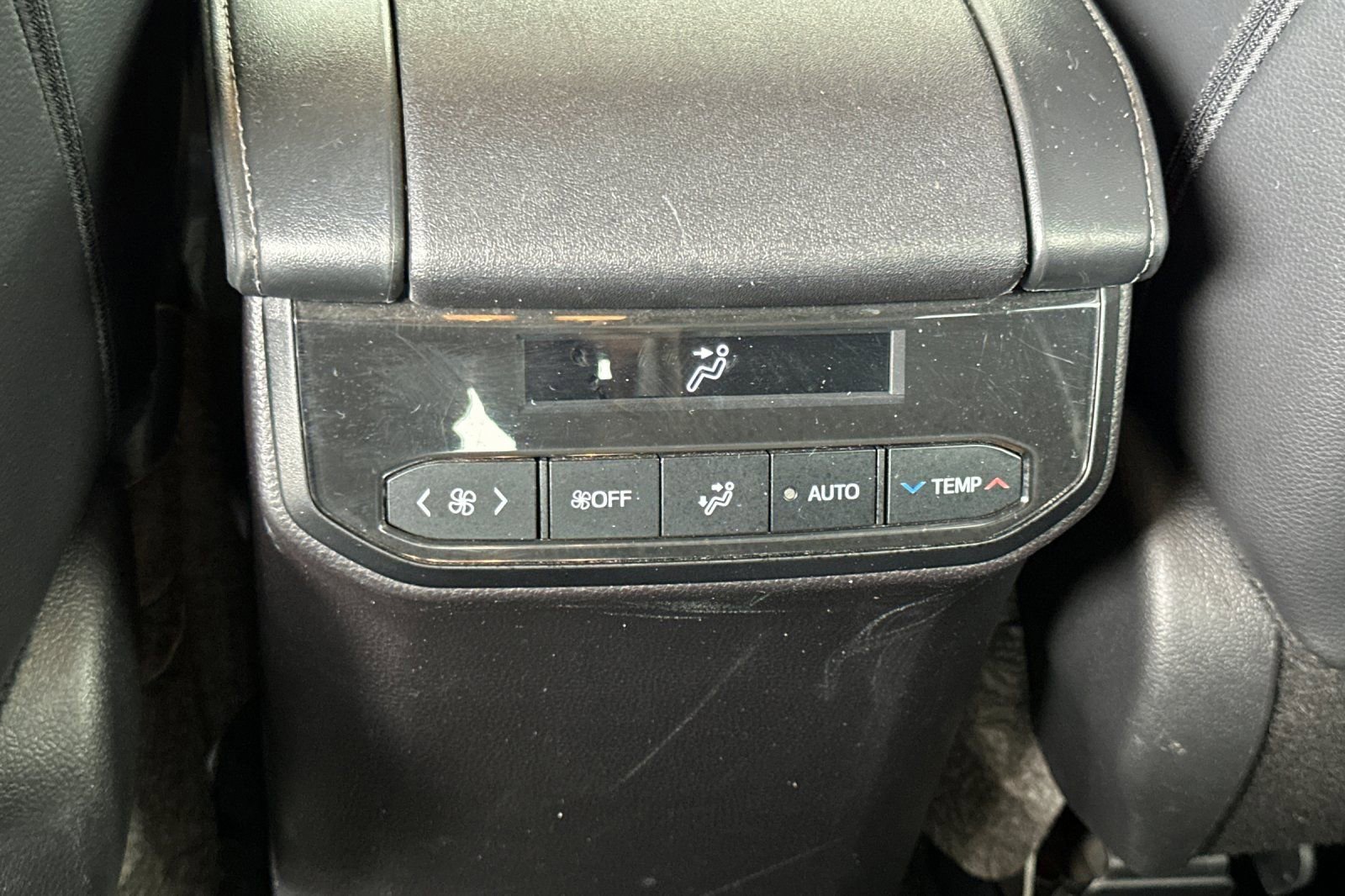 Certified 2024 Toyota Highlander XLE image 16