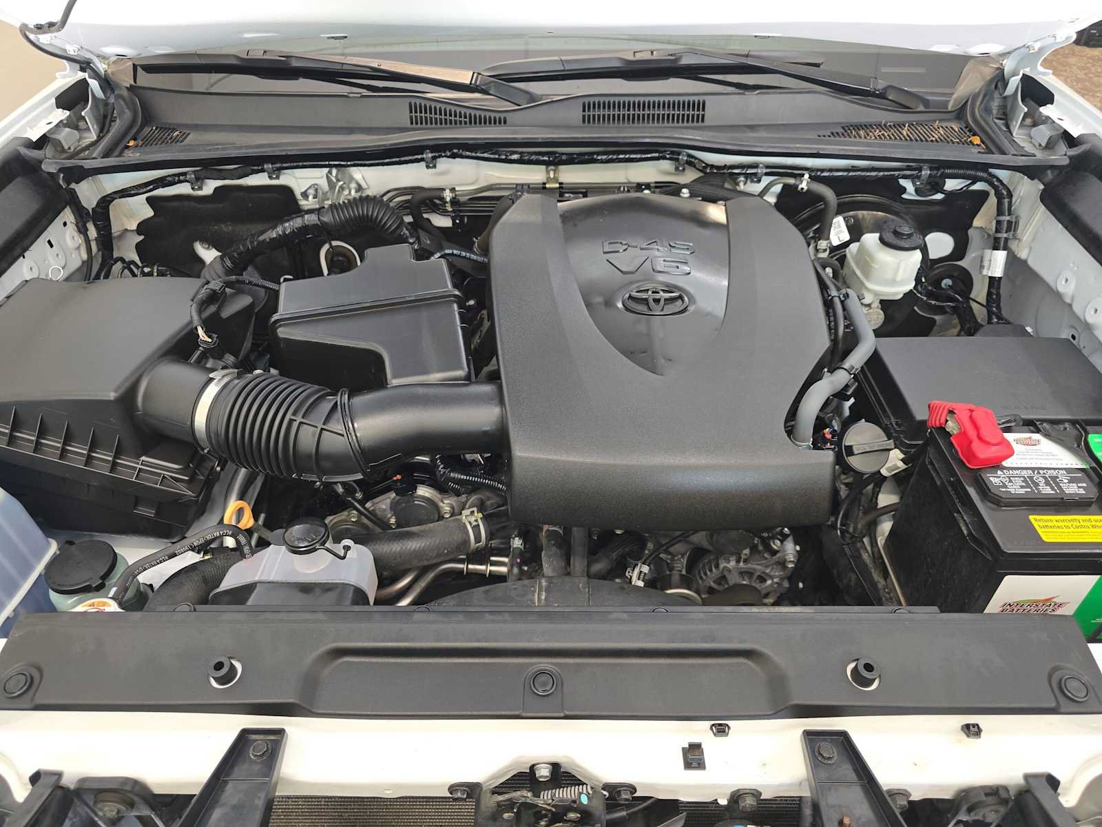 Used 2020 Toyota Tacoma SR AWD/4WD image 9