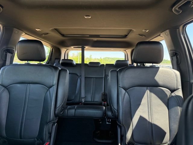 Used 2024 Jeep Wagoneer Series III w/ Premium Group I AWD/4WD image 36