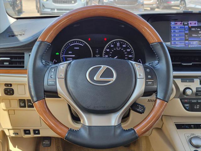 Used 2013 Lexus ES 300h w/ Luxury Pkg FWD image 13