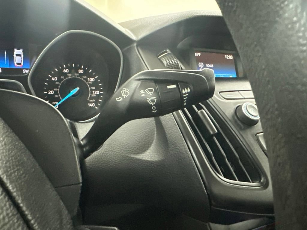 Used 2018 Ford Focus SE w/ SE Appearance Package FWD image 42