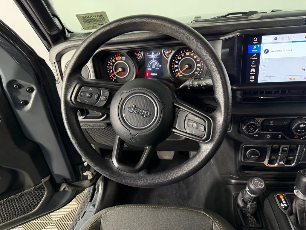 Used 2025 Jeep Wrangler Sport image 15