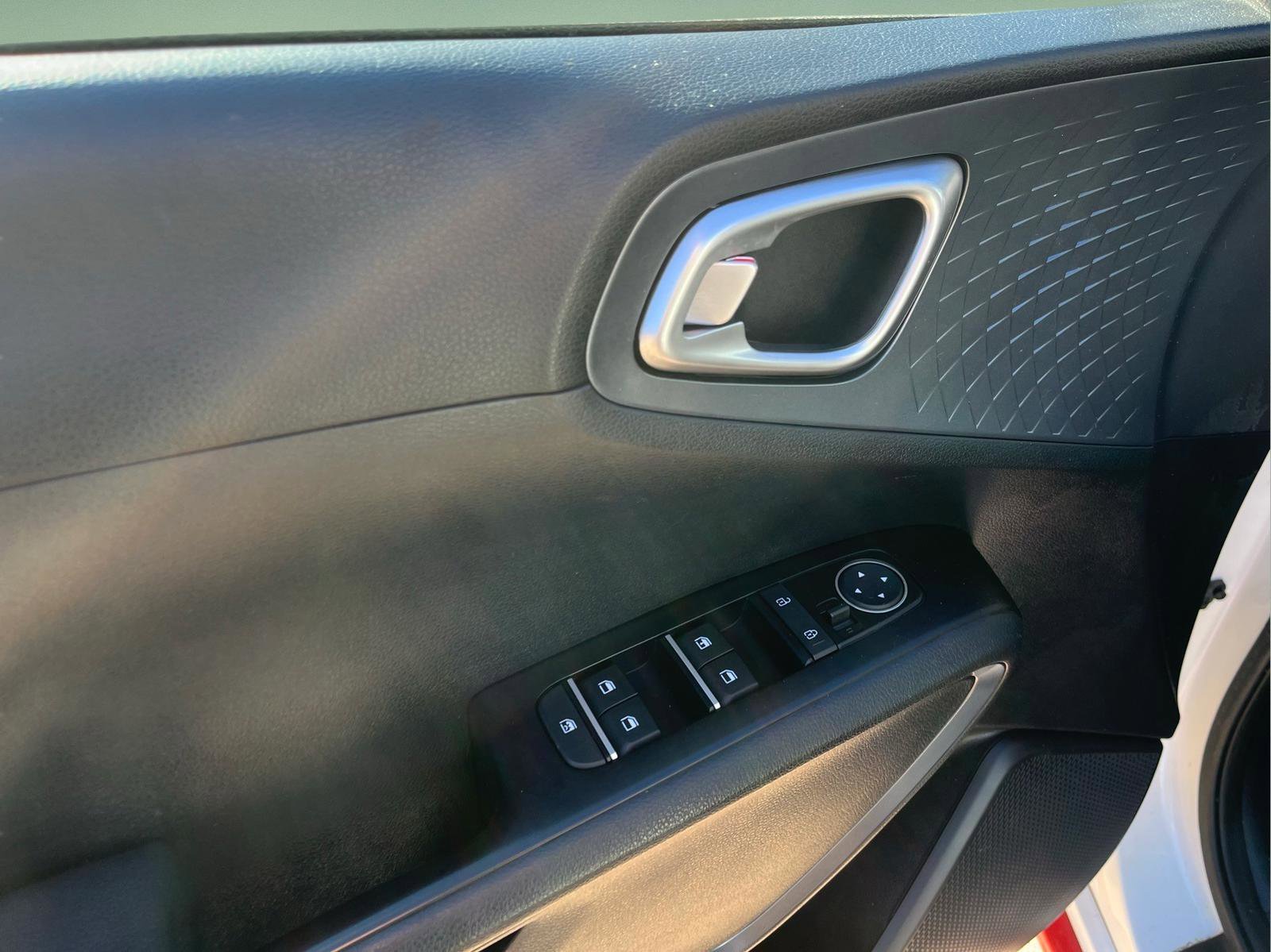 Used 2022 Kia Soul GT-Line FWD image 10