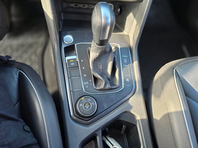Used 2020 Volkswagen Tiguan SEL Premium R-Line AWD/4WD image 37