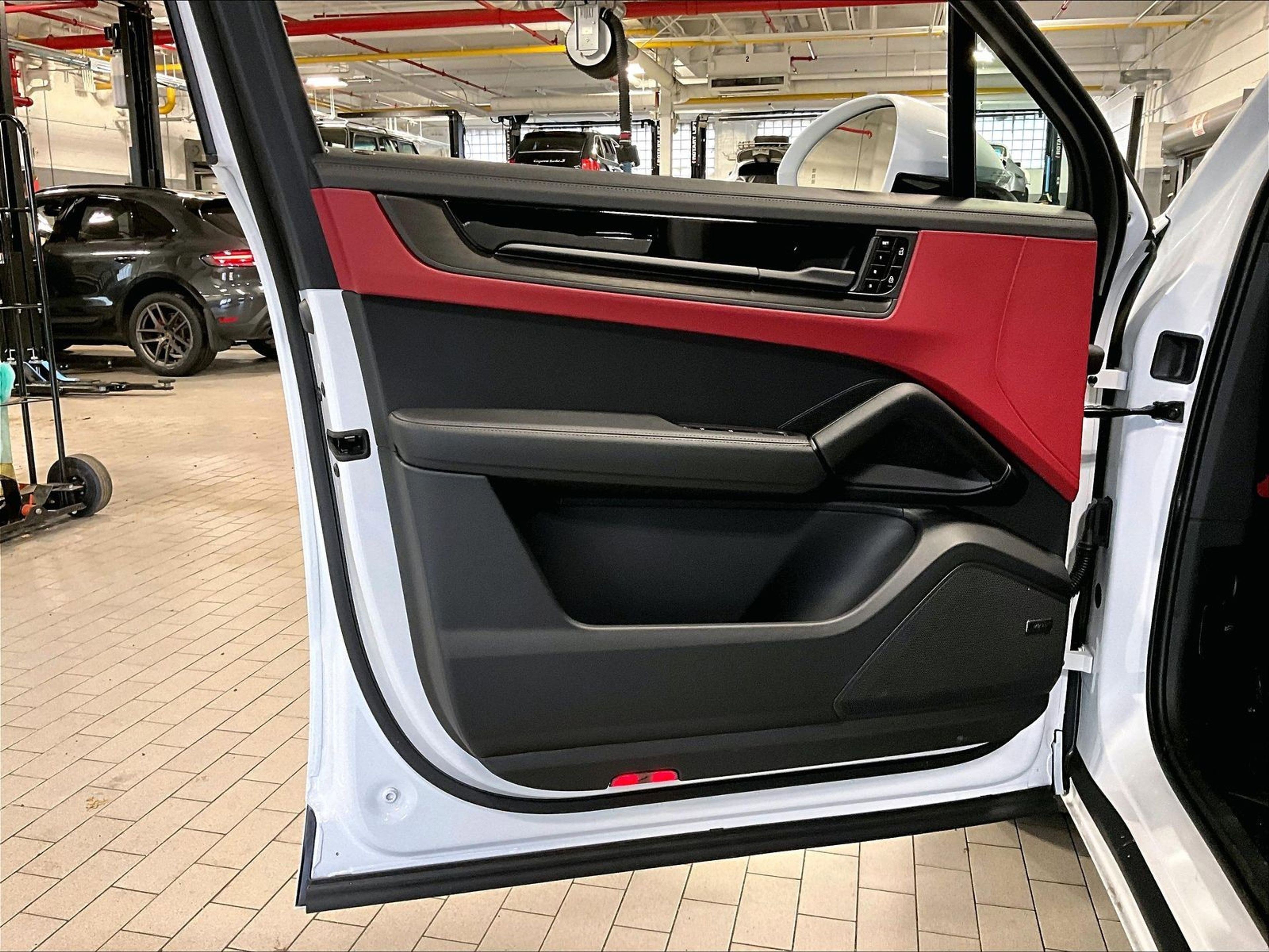 New 2026 Porsche Cayenne GTS image 16