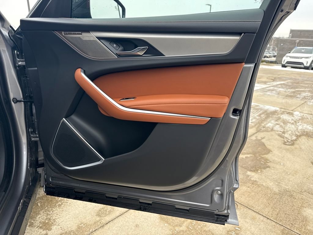 New 2026 Jaguar F-PACE R-Dynamic S image 15