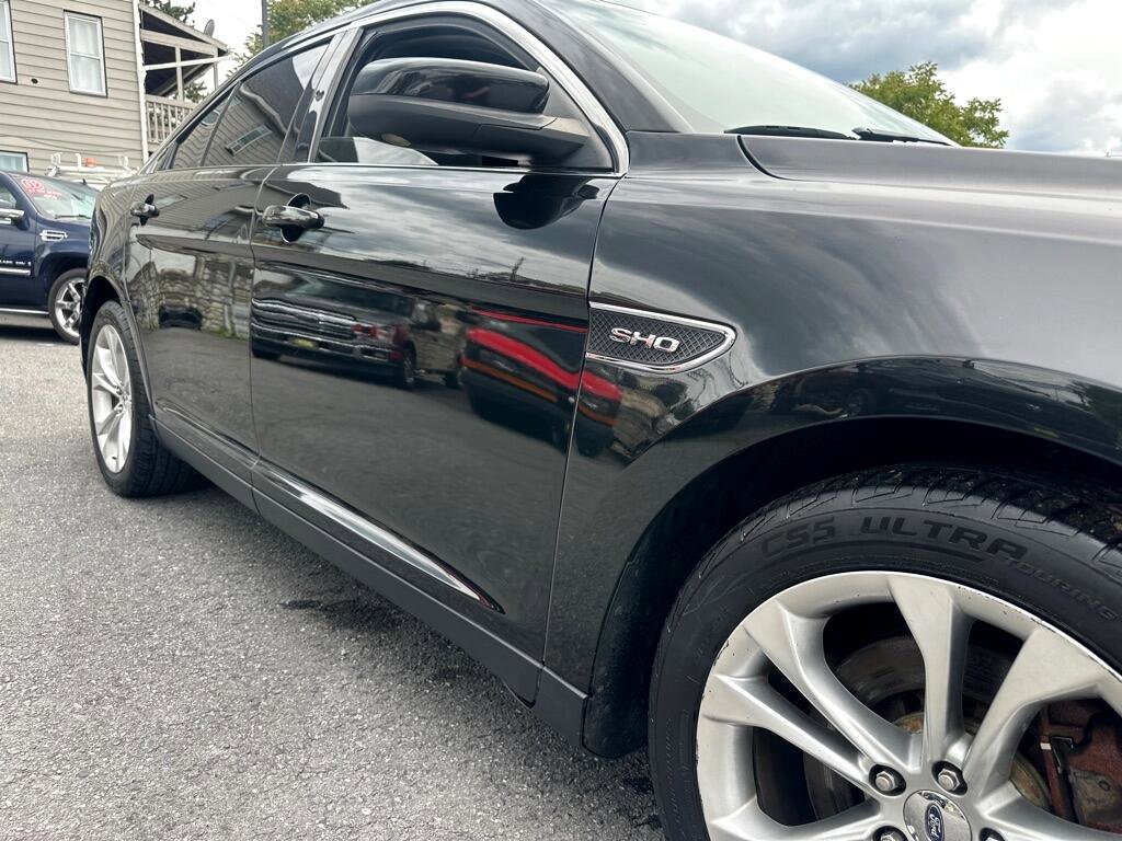 Used 2013 Ford Taurus SHO image 16