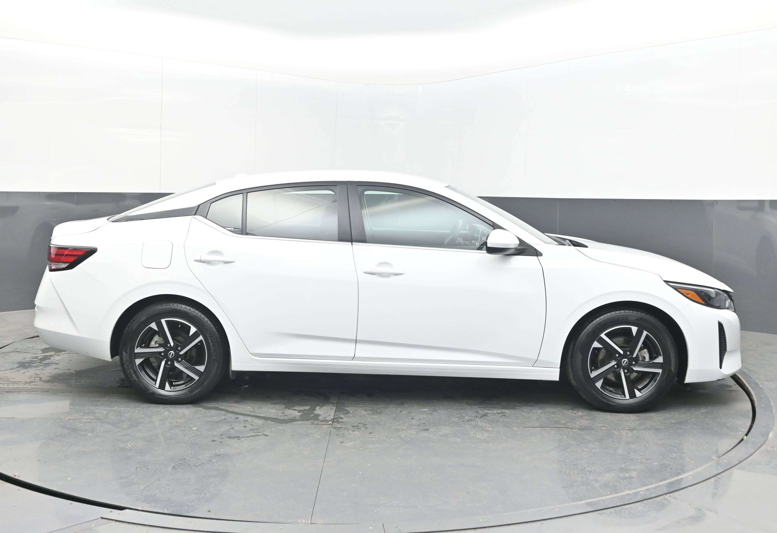 Used 2024 Nissan Sentra SV image 10