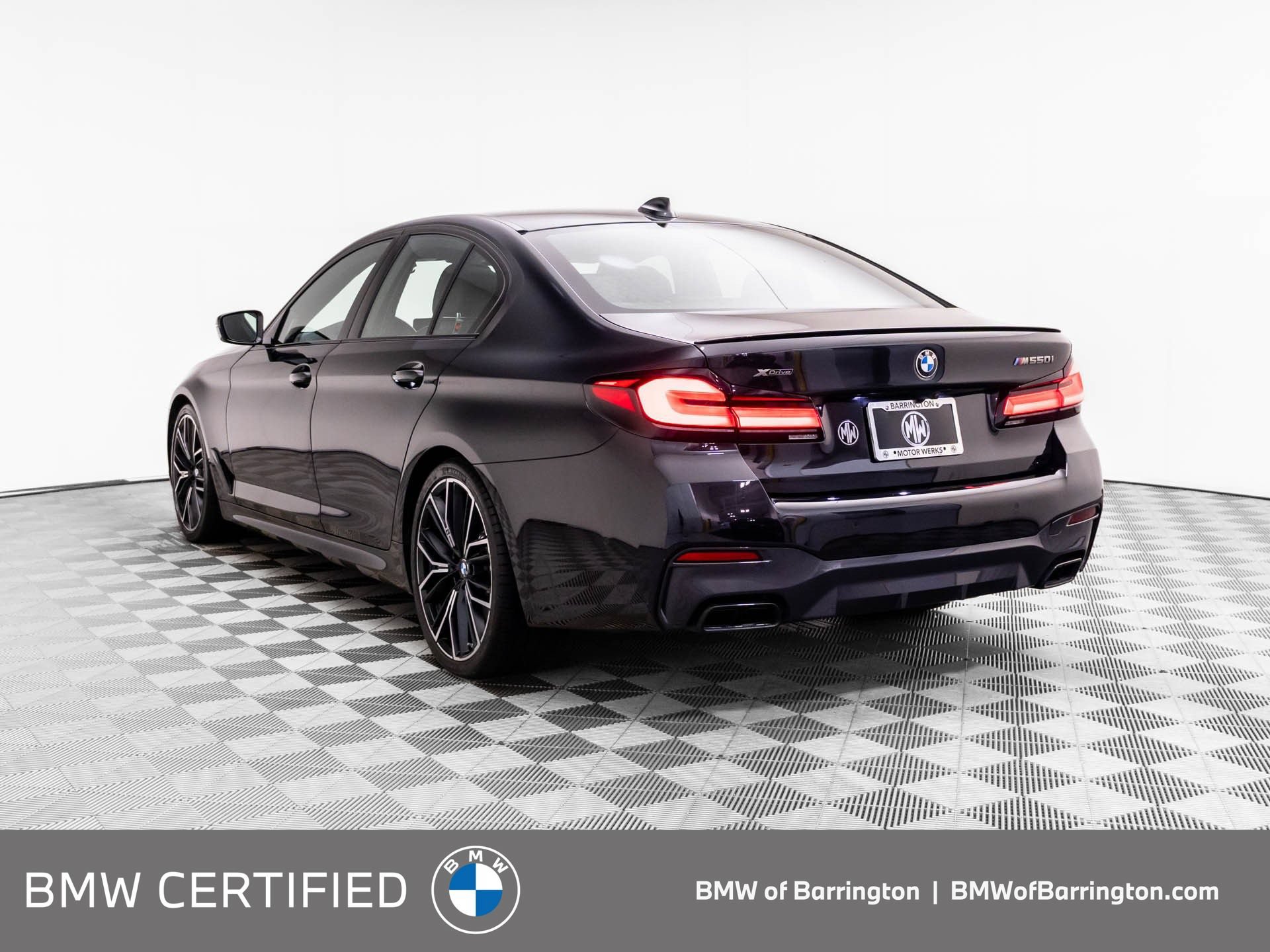 Used 2023 BMW M550i xDrive w/ Shadowloine Package AWD/4WD image 3