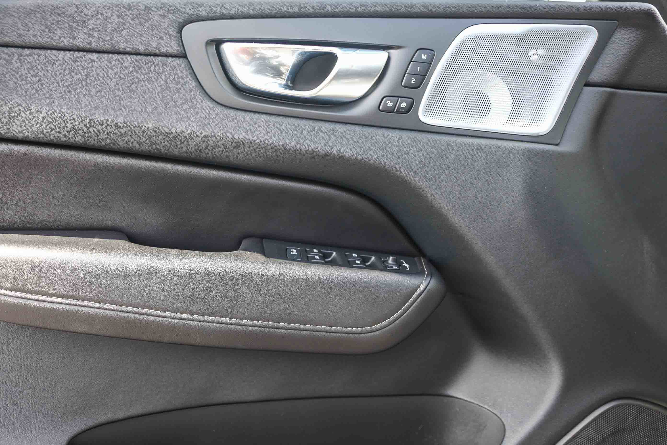 Used 2023 Volvo XC60 T8 Ultimate image 20