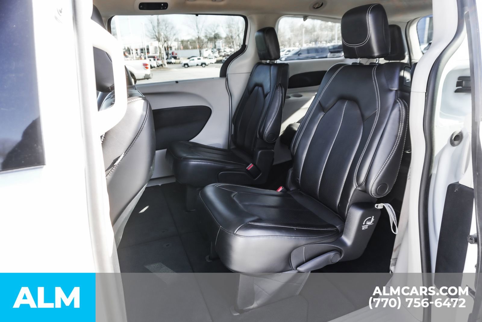 Used 2023 Chrysler Pacifica Touring-L image 22