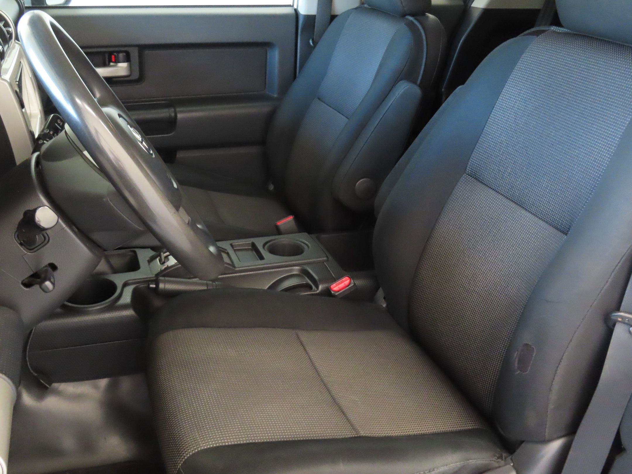 Used 2010 Toyota FJ Cruiser 4WD image 10