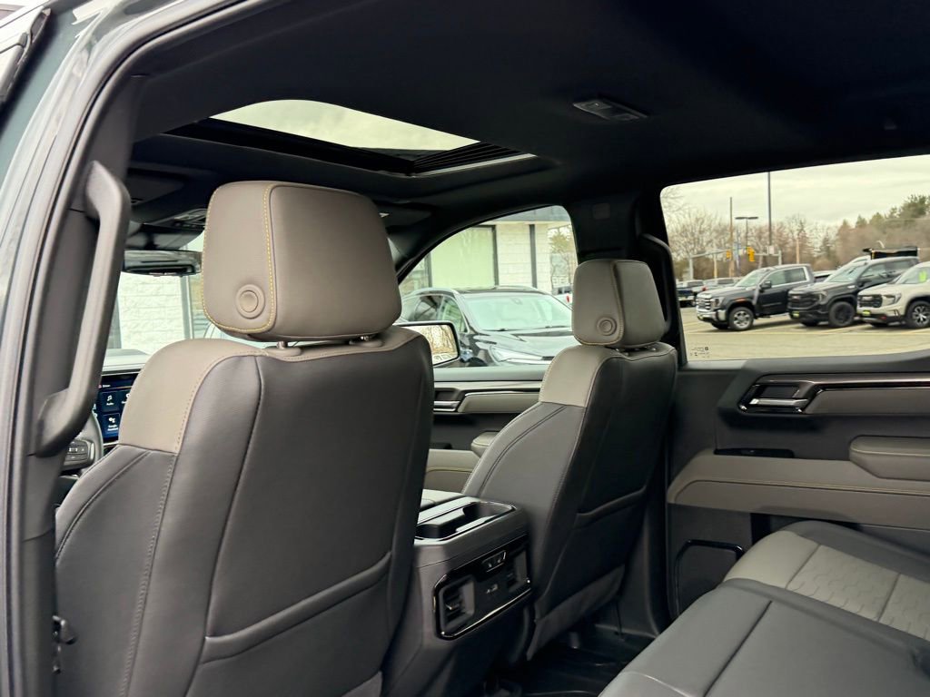 Used 2025 Chevrolet Silverado 1500 ZR2 w/ Technology Package image 10