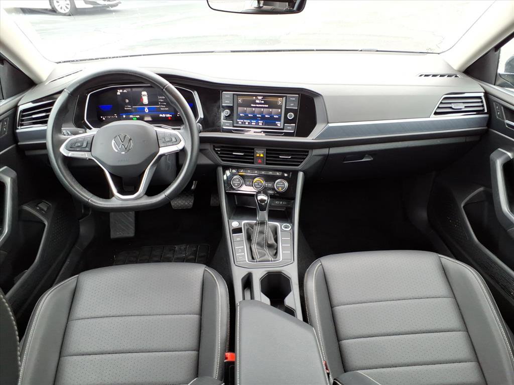 Used 2024 Volkswagen Jetta SE image 24