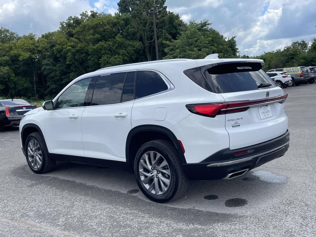 Used 2025 Buick Enclave Preferred FWD image 5