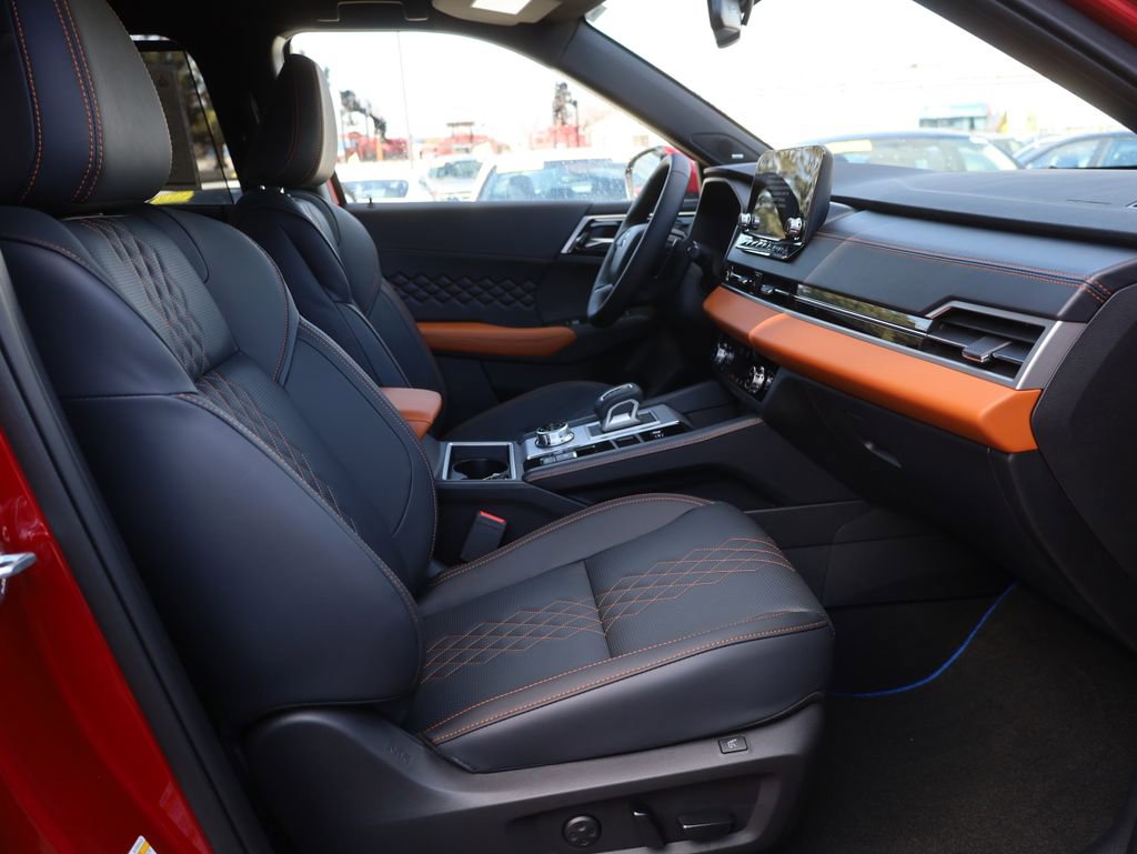 New 2025 Mitsubishi Outlander SEL image 17