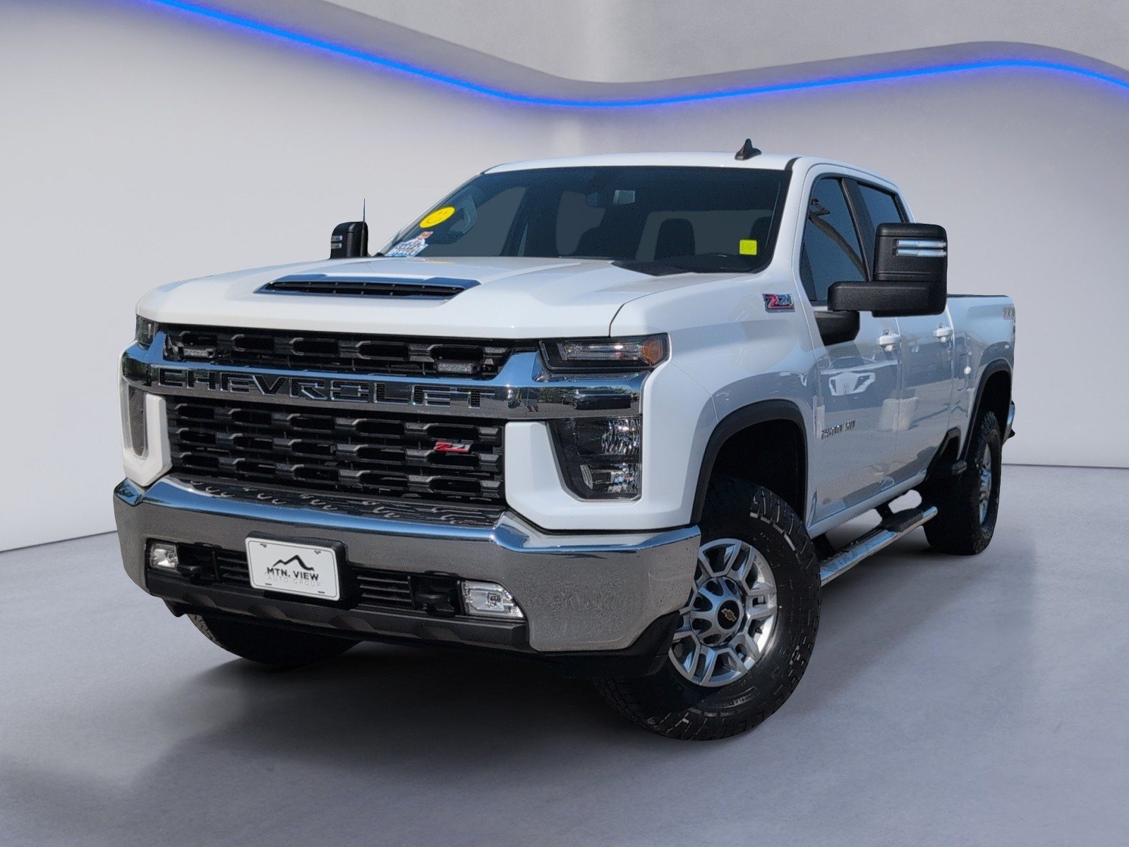 Used 2023 Chevrolet Silverado 2500 LT w/ Convenience Package AWD/4WD image 2