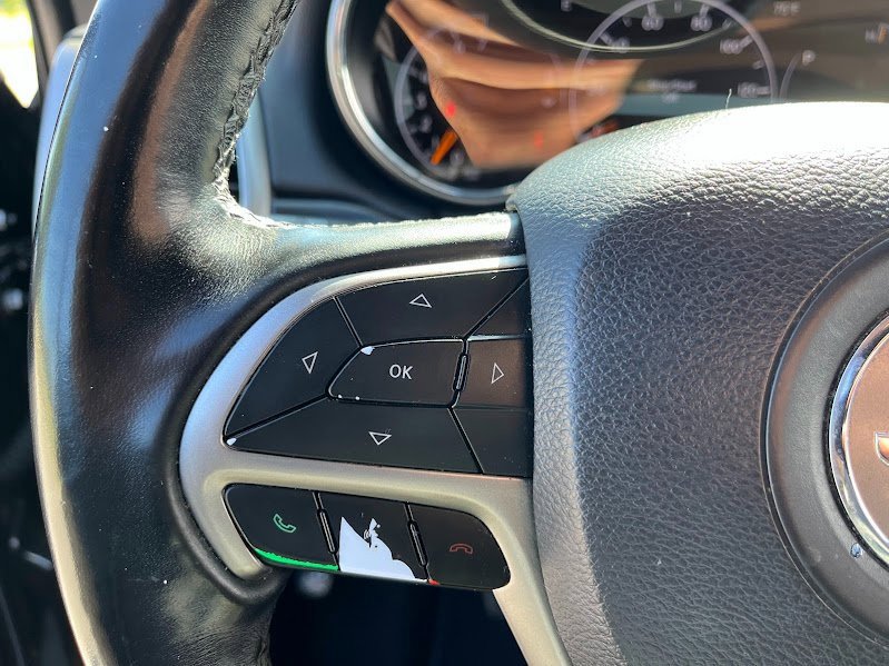 Used 2020 Jeep Grand Cherokee Laredo image 12