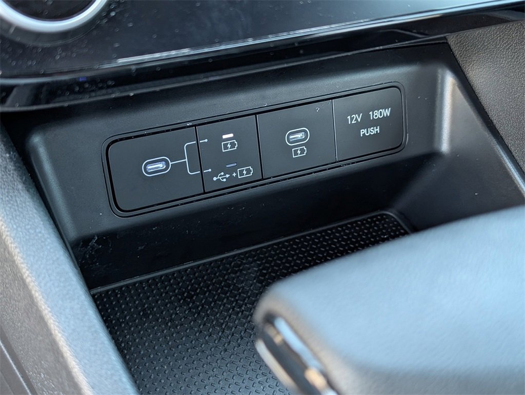 Certified 2025 Hyundai Santa Cruz SEL image 18