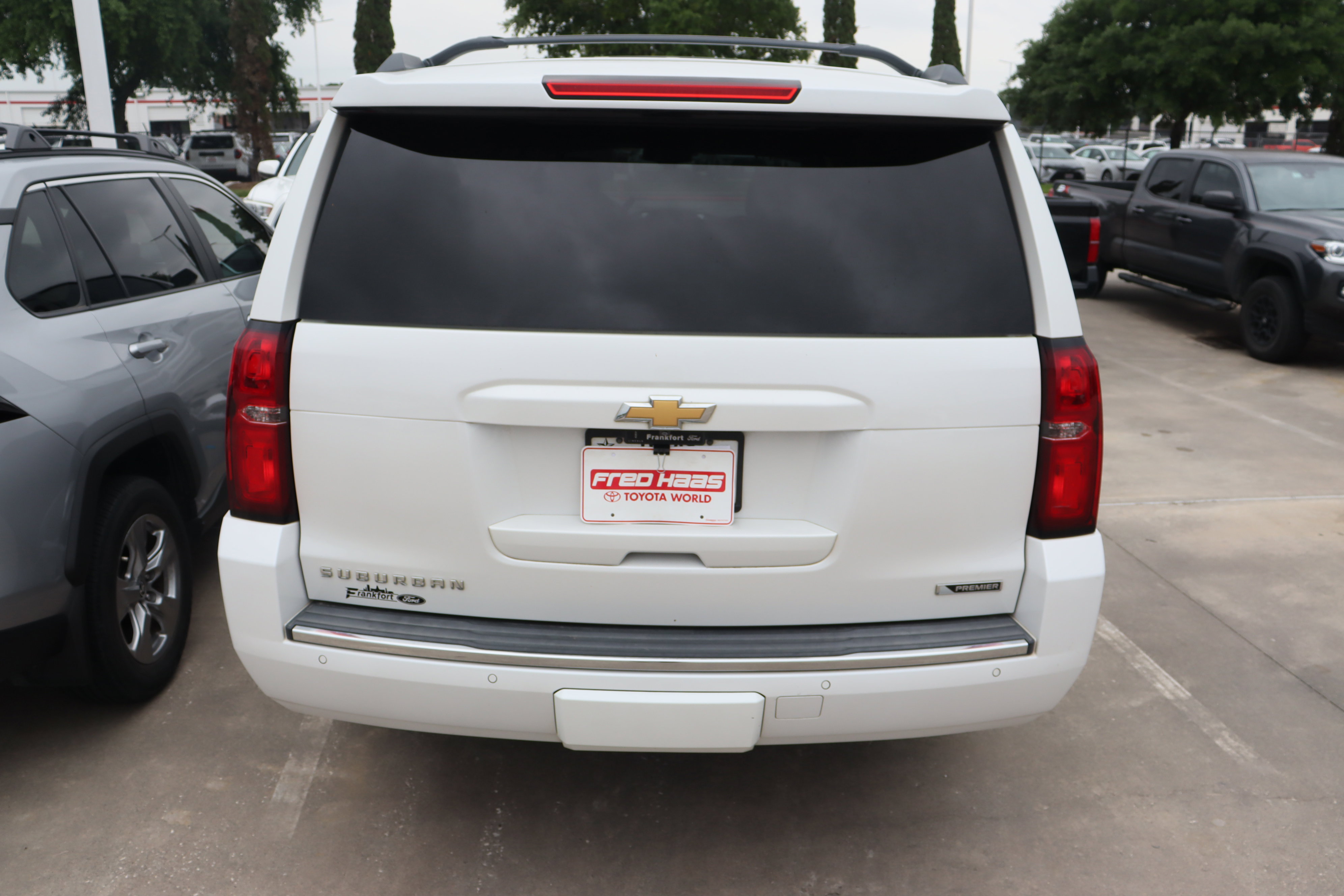 Used 2017 Chevrolet Suburban Premier AWD/4WD image 9
