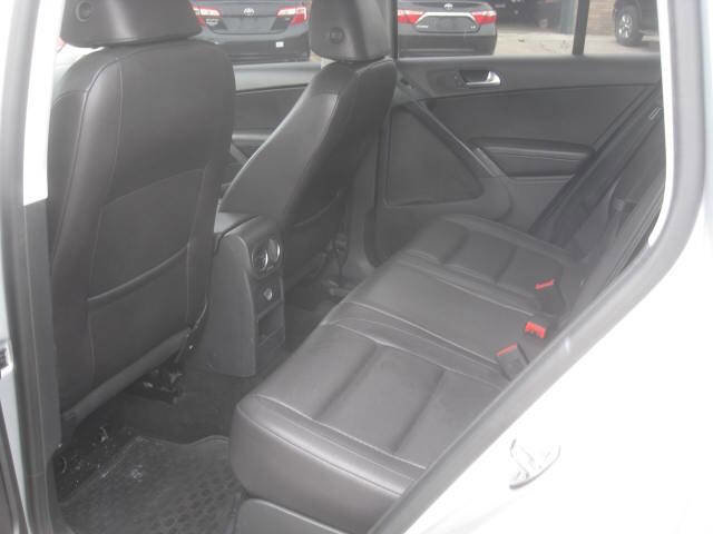 Used 2016 Volkswagen Tiguan S image 13