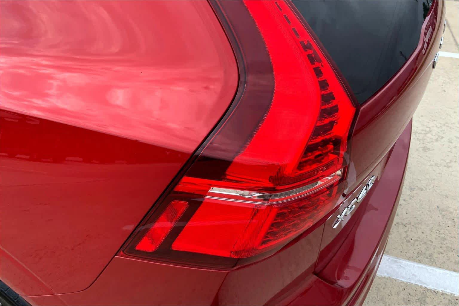 Used 2021 Volvo XC60 T5 R-Design w/ Advanced Package FWD image 28