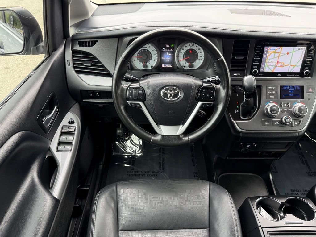Used 2020 Toyota Sienna SE Premium w/ Nightshade Edition FWD image 29