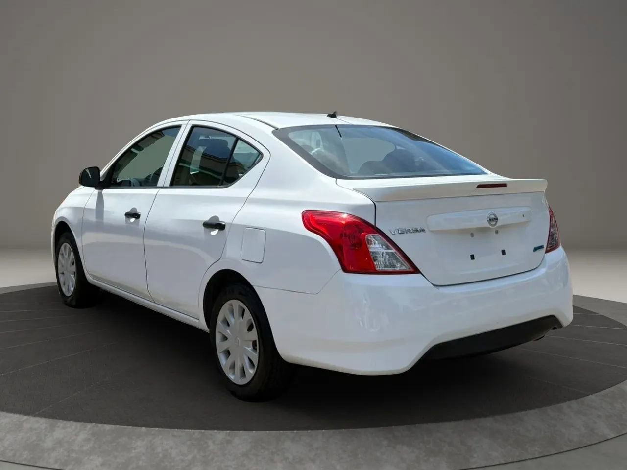 Used 2015 Nissan Versa S Plus FWD image 8