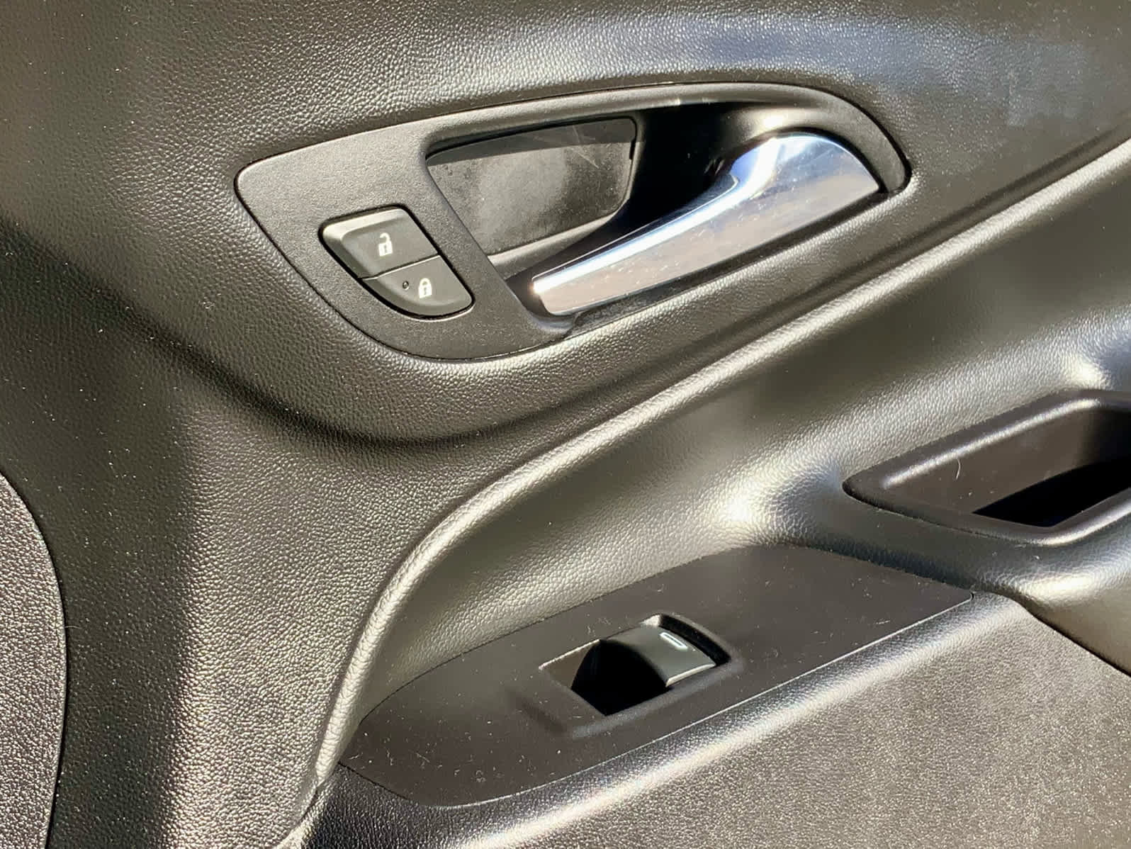 Used 2020 Chevrolet Equinox LT image 48