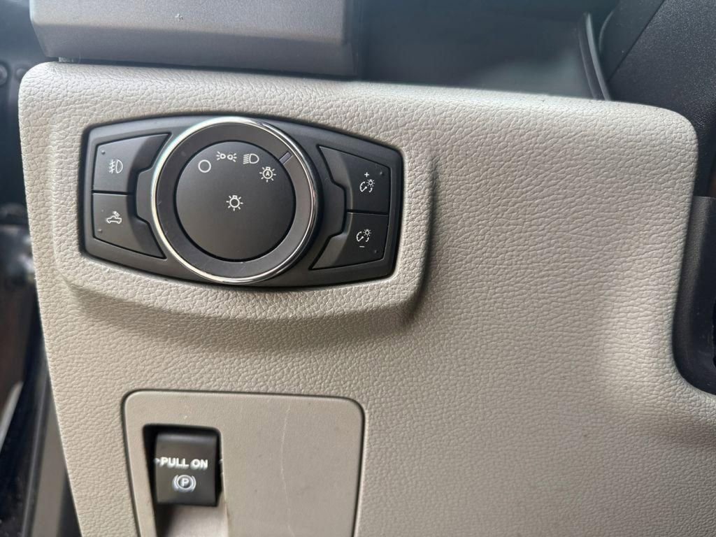 Used 2016 Ford F150 XLT RWD image 24