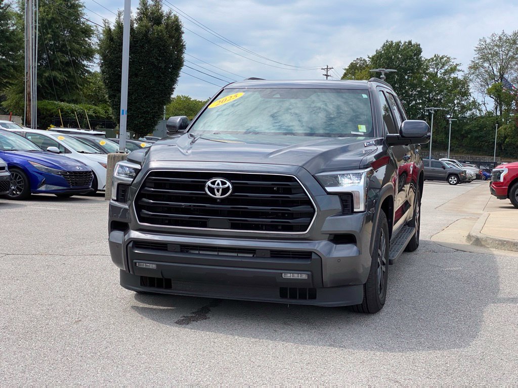 Used 2025 Toyota Sequoia SR5 AWD/4WD image 3